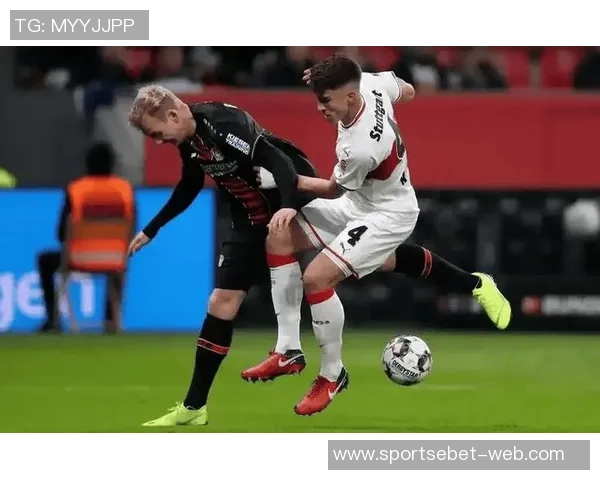 阿贾克斯主场战胜费耶诺德克拉森莫吉奥双双进球助力胜利